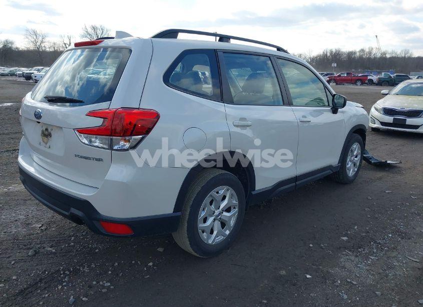 Photo 4 of 2019 Subaru Forester (VIN JF2SKACC3KH458202)