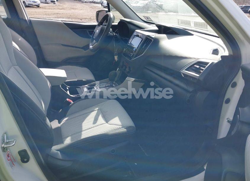 Photo 5 of 2019 Subaru Forester (VIN JF2SKACC3KH458202)