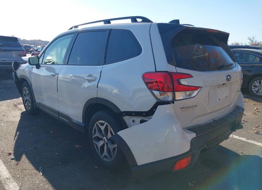 Photo 3 of 2024 Subaru Forester PREMIUM (VIN JF2SKACC3RH440485)