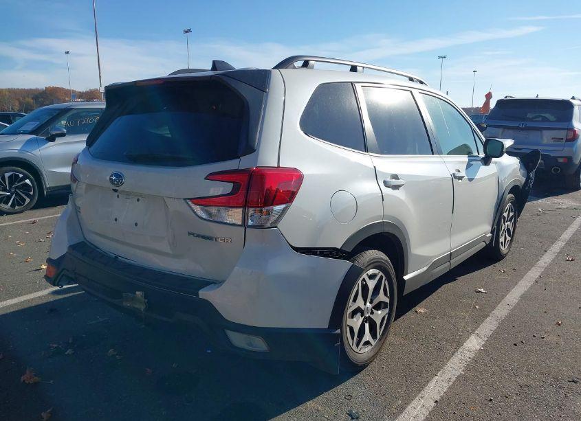 Photo 4 of 2024 Subaru Forester PREMIUM (VIN JF2SKACC3RH440485)