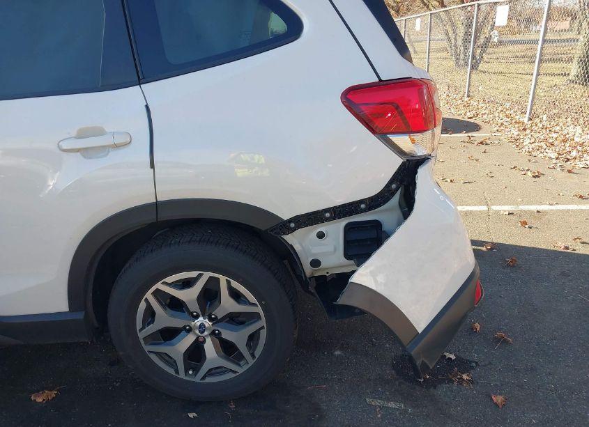 Photo 6 of 2024 Subaru Forester PREMIUM (VIN JF2SKACC3RH440485)