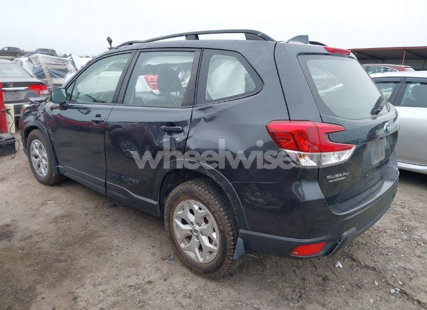 Photo 3 of 2019 Subaru Forester (VIN JF2SKACC5KH405887)