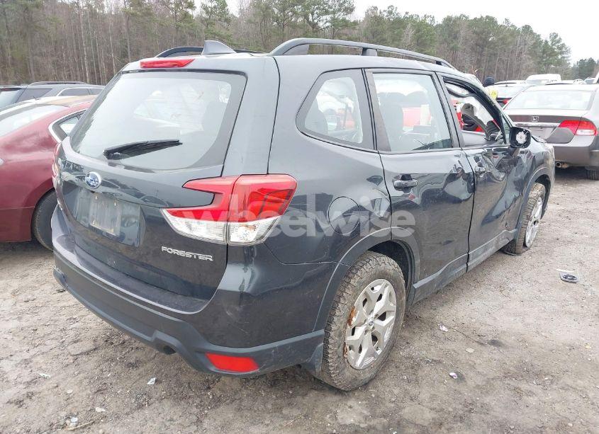 Photo 4 of 2019 Subaru Forester (VIN JF2SKACC5KH405887)