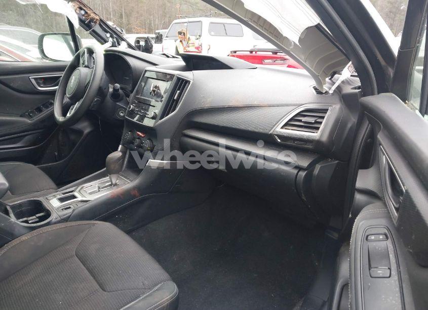 Photo 5 of 2019 Subaru Forester (VIN JF2SKACC5KH405887)