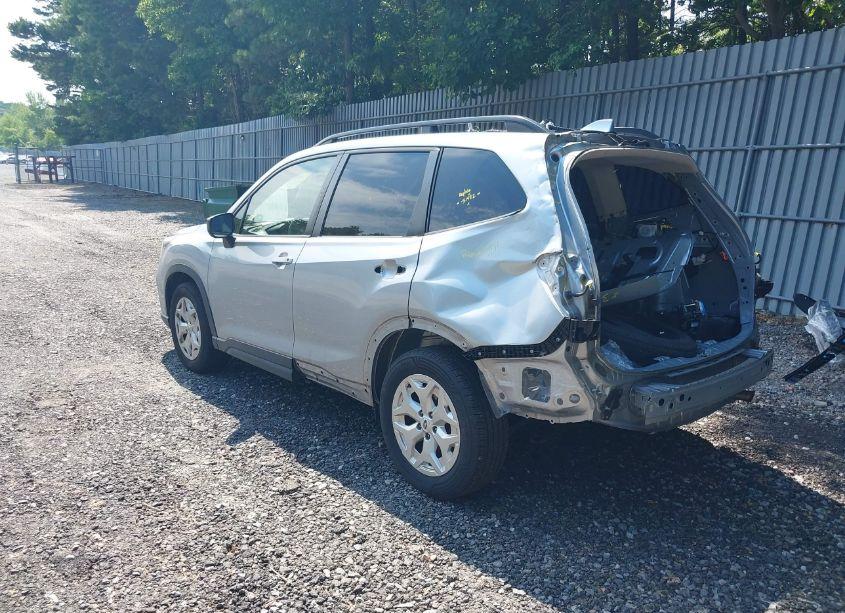 Photo 3 of 2019 Subaru Forester (VIN JF2SKACC5KH468584)