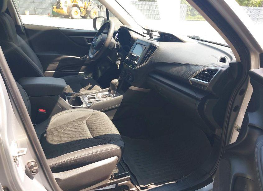 Photo 5 of 2019 Subaru Forester (VIN JF2SKACC5KH468584)