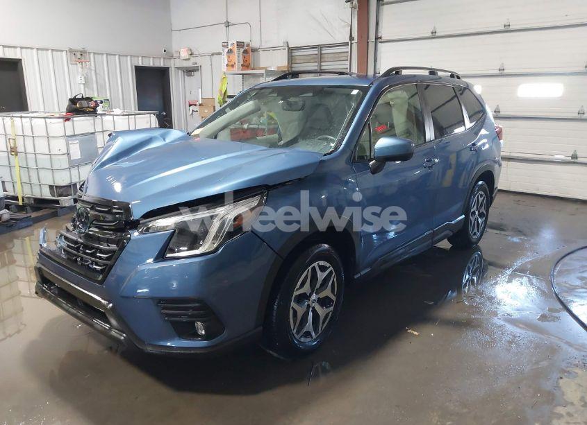 Photo 2 of 2024 Subaru Forester PREMIUM (VIN JF2SKACC5RH505546)