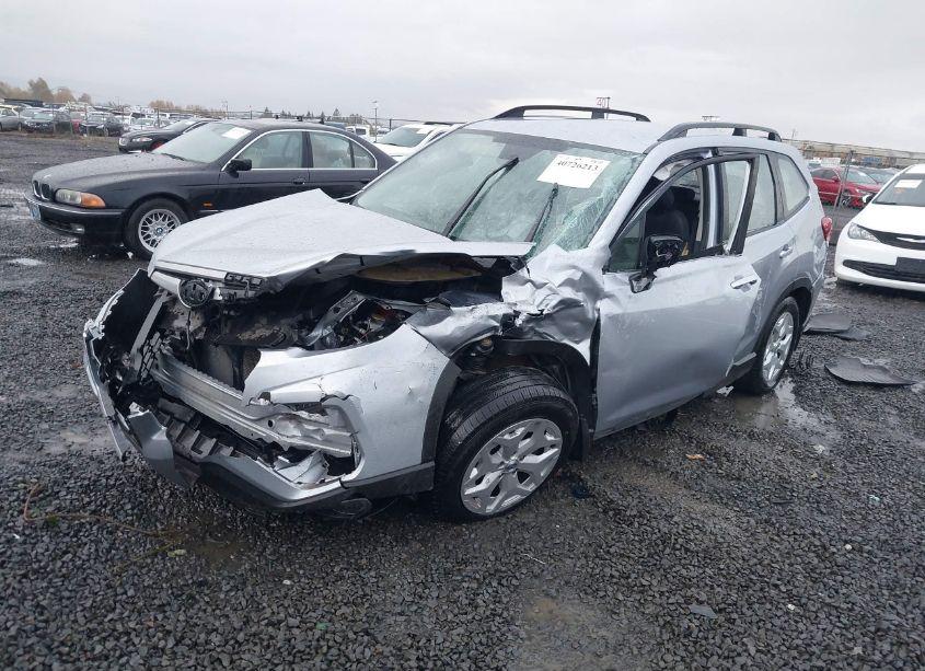 Photo 2 of 2019 Subaru Forester (VIN JF2SKACC6KH592766)