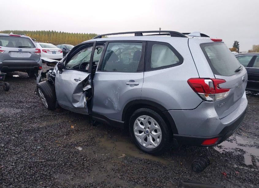 Photo 3 of 2019 Subaru Forester (VIN JF2SKACC6KH592766)