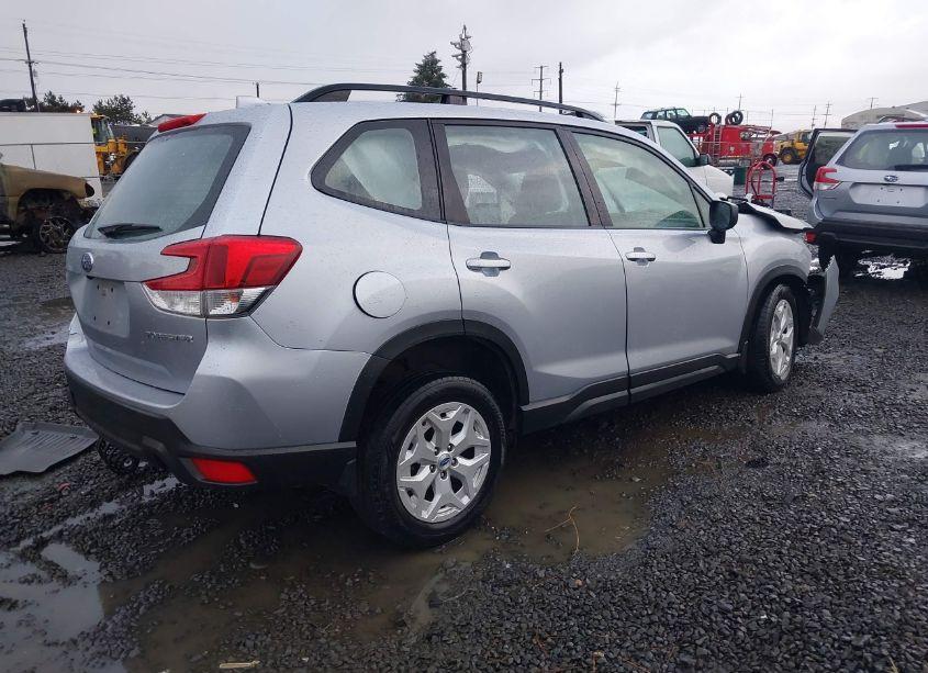 Photo 4 of 2019 Subaru Forester (VIN JF2SKACC6KH592766)