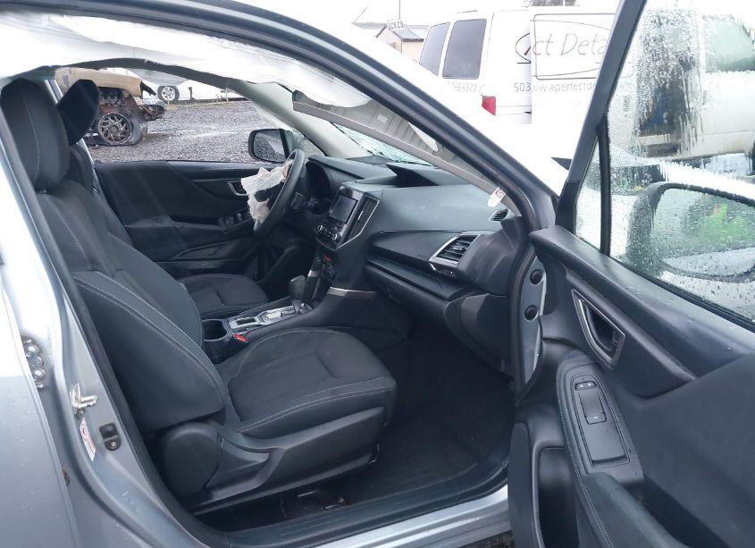 Photo 5 of 2019 Subaru Forester (VIN JF2SKACC6KH592766)