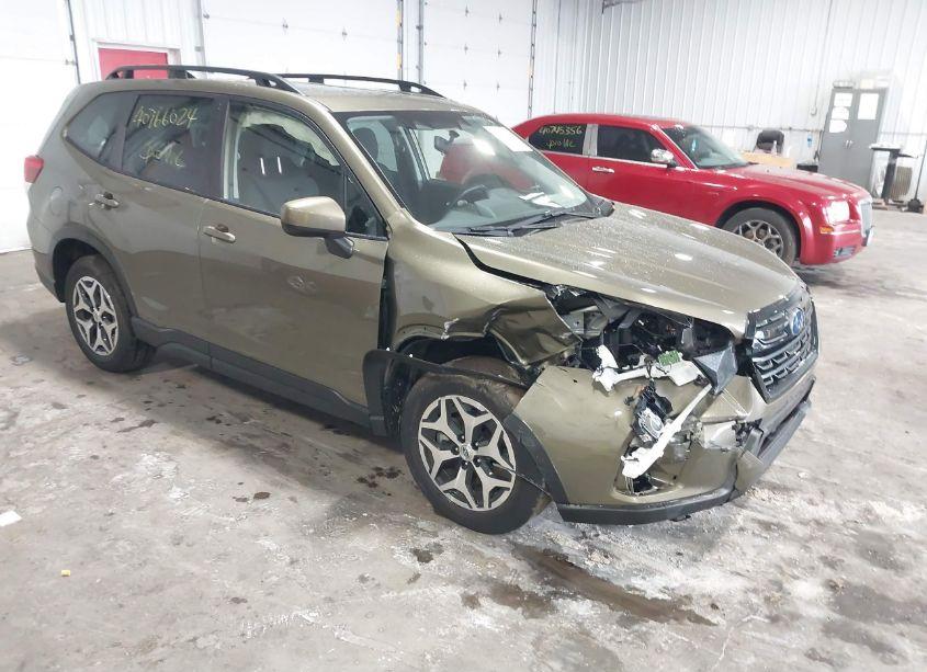 2024 Subaru Forester PREMIUM (VIN JF2SKACC7RH408512) main photo