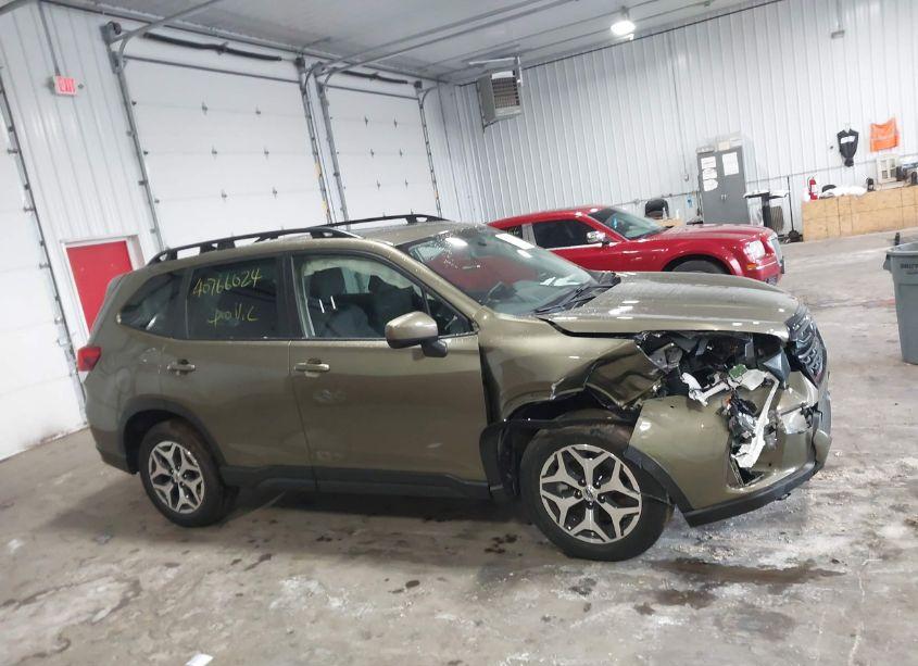 Photo 13 of 2024 Subaru Forester PREMIUM (VIN JF2SKACC7RH408512)