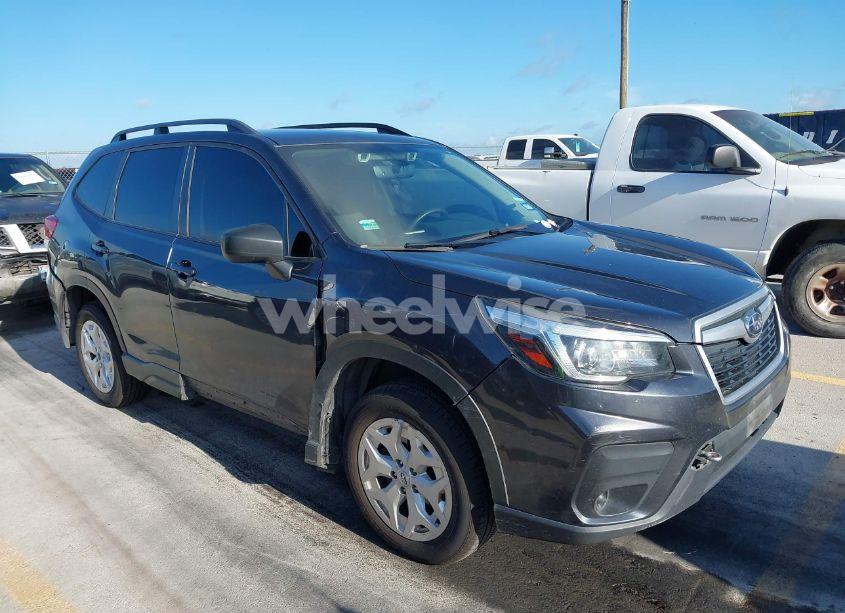 2019 Subaru Forester (VIN JF2SKACC8KH425454) main photo