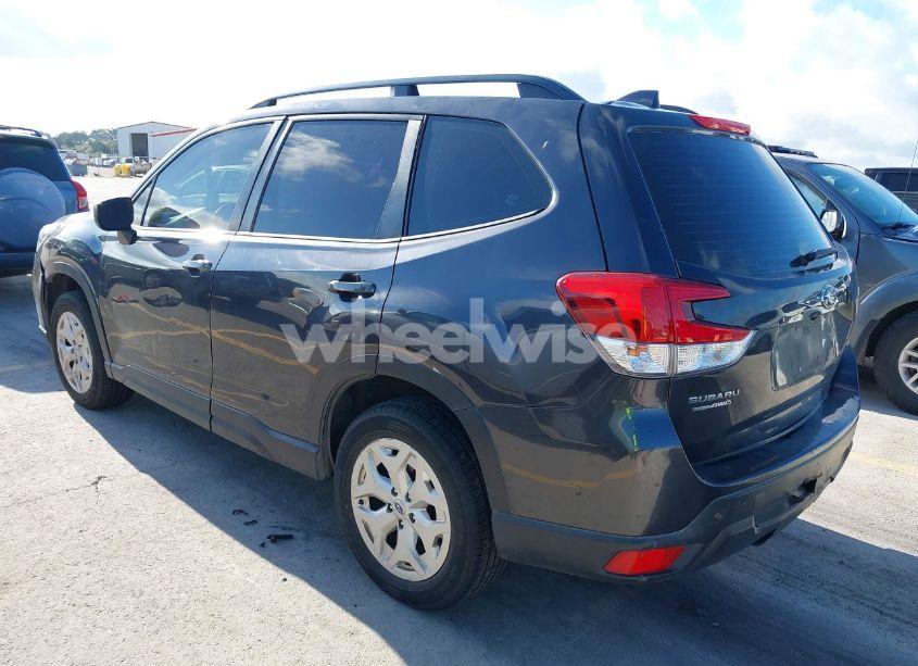 Photo 3 of 2019 Subaru Forester (VIN JF2SKACC8KH425454)
