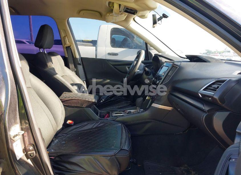 Photo 5 of 2019 Subaru Forester (VIN JF2SKACC8KH425454)