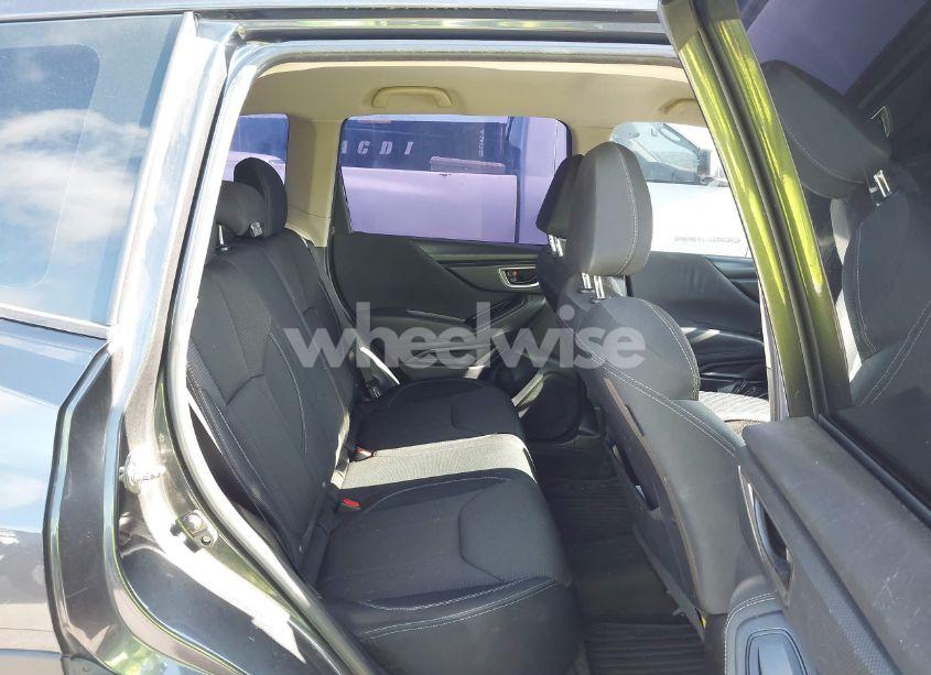 Photo 8 of 2019 Subaru Forester (VIN JF2SKACC8KH425454)