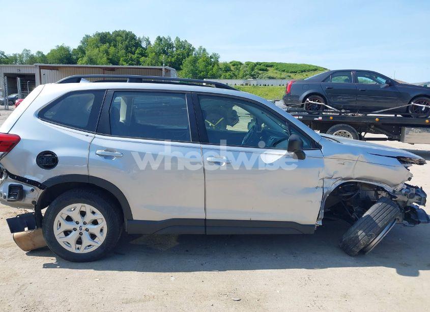 Photo 13 of 2019 Subaru Forester (VIN JF2SKACC8KH474136)