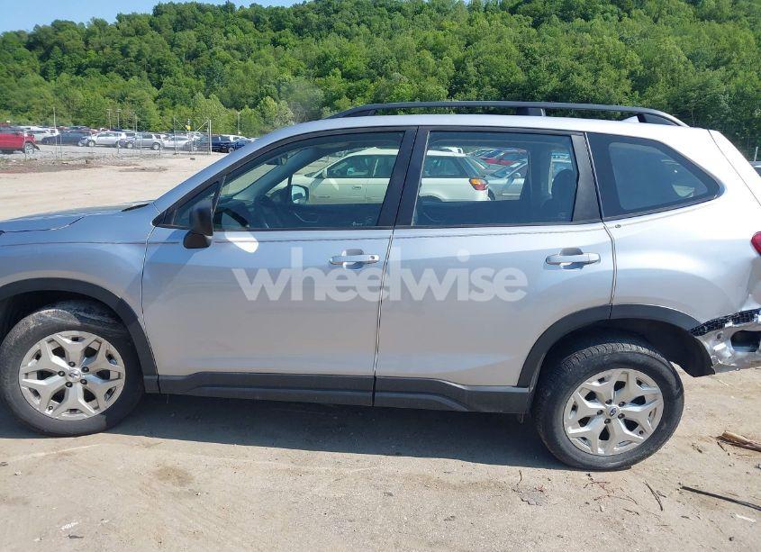 Photo 14 of 2019 Subaru Forester (VIN JF2SKACC8KH474136)