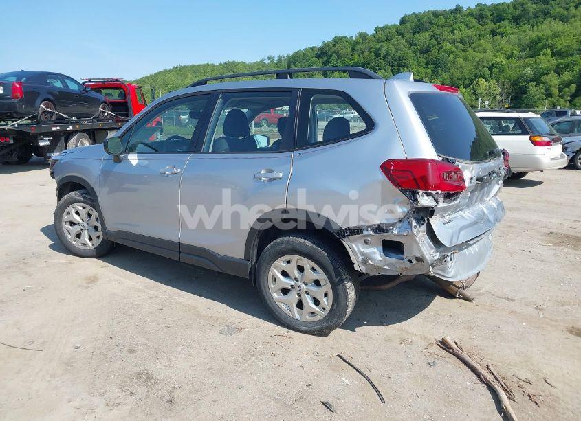 Photo 3 of 2019 Subaru Forester (VIN JF2SKACC8KH474136)