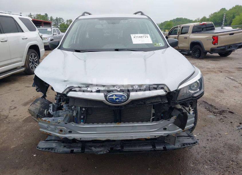 Photo 6 of 2019 Subaru Forester (VIN JF2SKACC8KH474136)