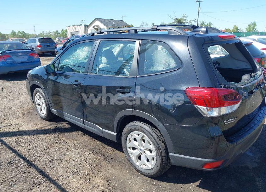 Photo 3 of 2019 Subaru Forester (VIN JF2SKACC8KH508138)