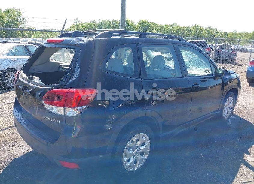 Photo 4 of 2019 Subaru Forester (VIN JF2SKACC8KH508138)
