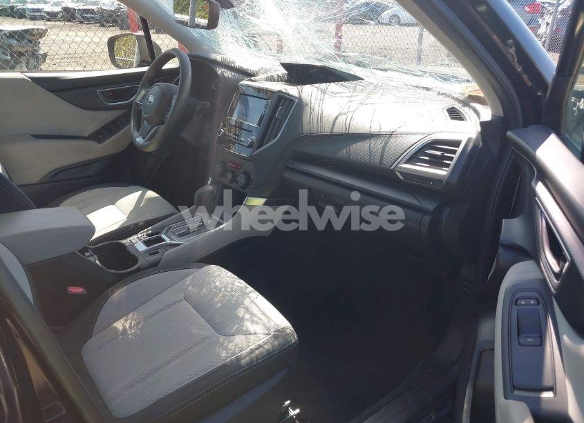 Photo 5 of 2019 Subaru Forester (VIN JF2SKACC8KH508138)