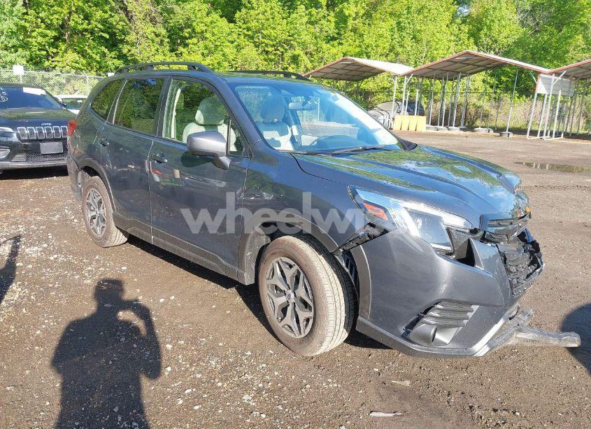 2024 Subaru Forester PREMIUM (VIN JF2SKACC8RH509283) main photo