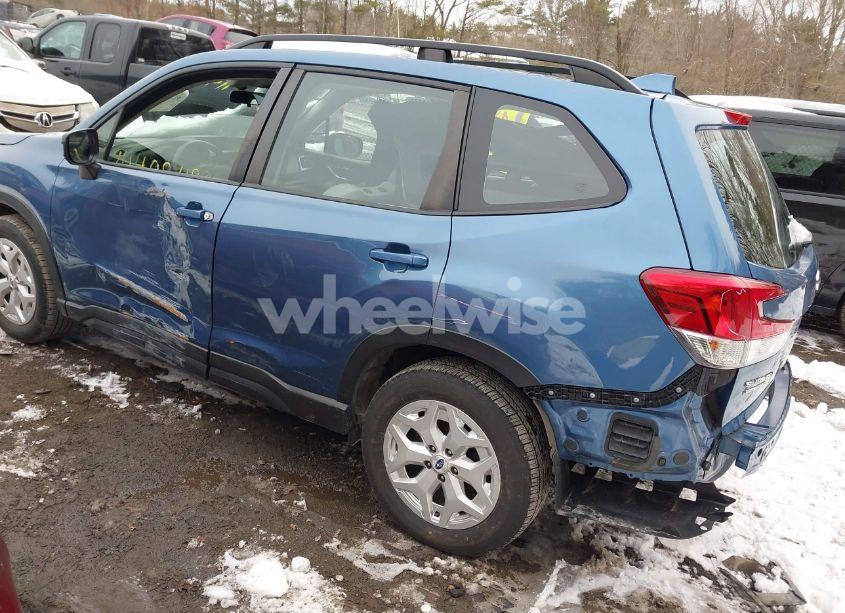 Photo 3 of 2019 Subaru Forester (VIN JF2SKACC9KH546395)
