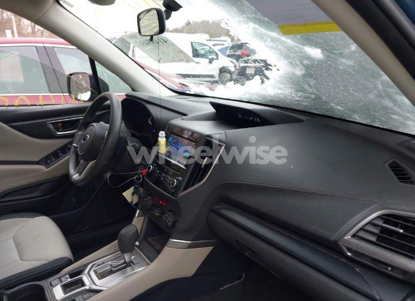 Photo 5 of 2019 Subaru Forester (VIN JF2SKACC9KH546395)