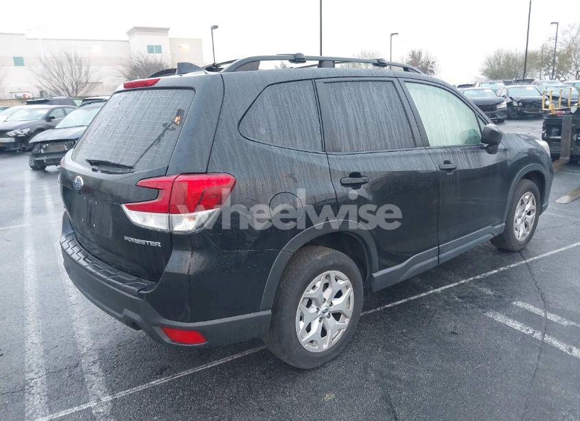 Photo 4 of 2019 Subaru Forester (VIN JF2SKACC9KH553718)