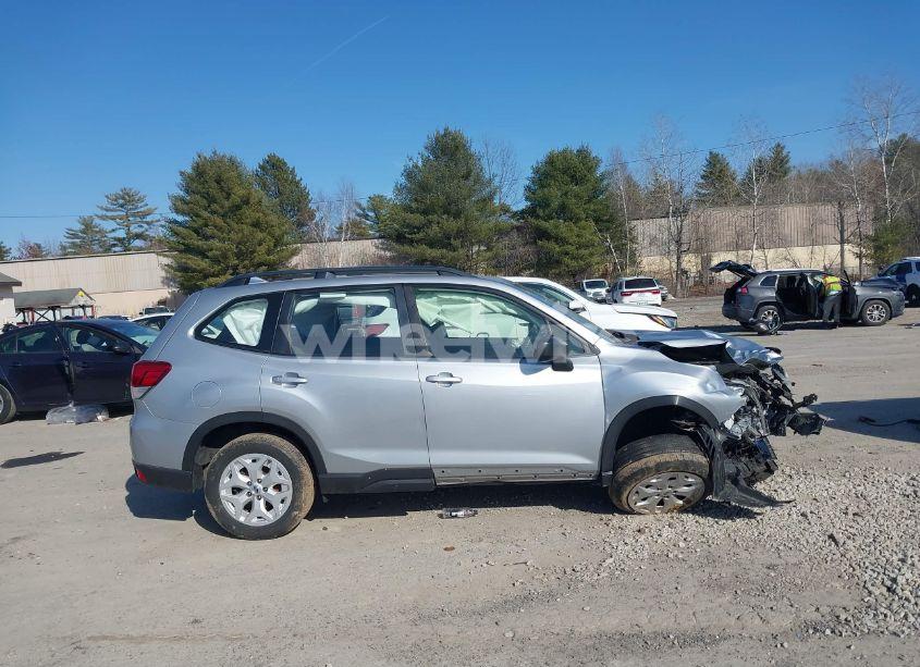 Photo 13 of 2019 Subaru Forester N/A (VIN JF2SKACCXKH410907)