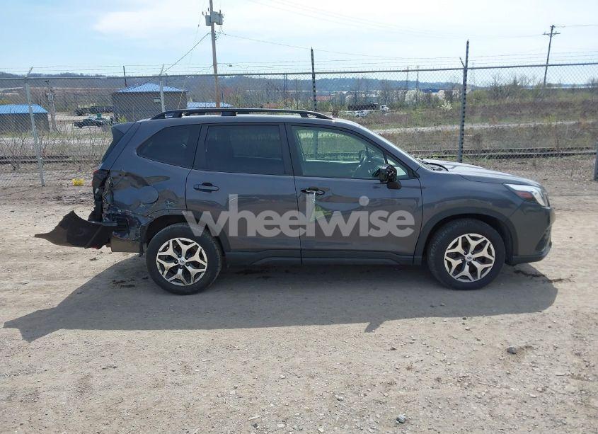 Photo 13 of 2022 Subaru Forester PREMIUM (VIN JF2SKADC0NH448357)