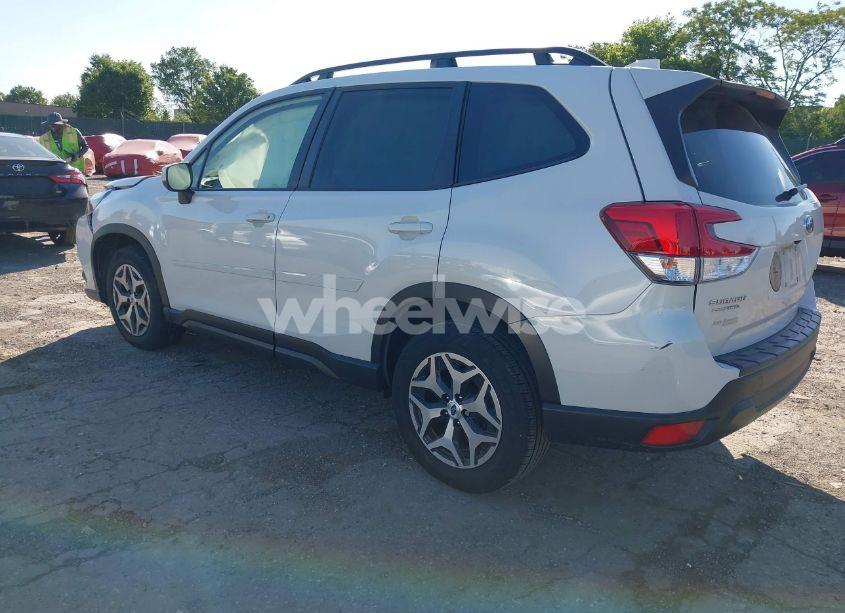 Photo 3 of 2022 Subaru Forester PREMIUM (VIN JF2SKADC0NH492763)