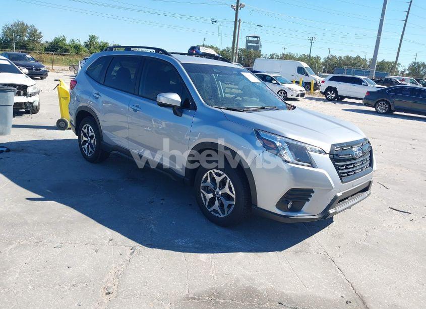 2024 Subaru Forester PREMIUM (VIN JF2SKADC0RH454469) main photo