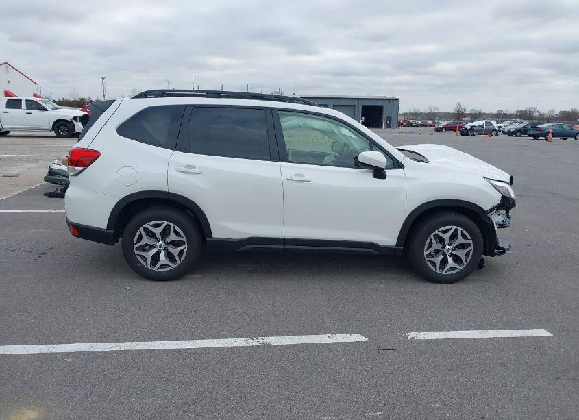 Photo 14 of 2024 Subaru Forester PREMIUM (VIN JF2SKADC0RH511074)