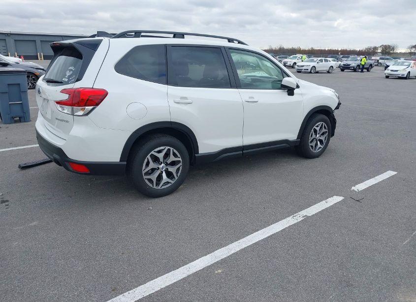 Photo 4 of 2024 Subaru Forester PREMIUM (VIN JF2SKADC0RH511074)