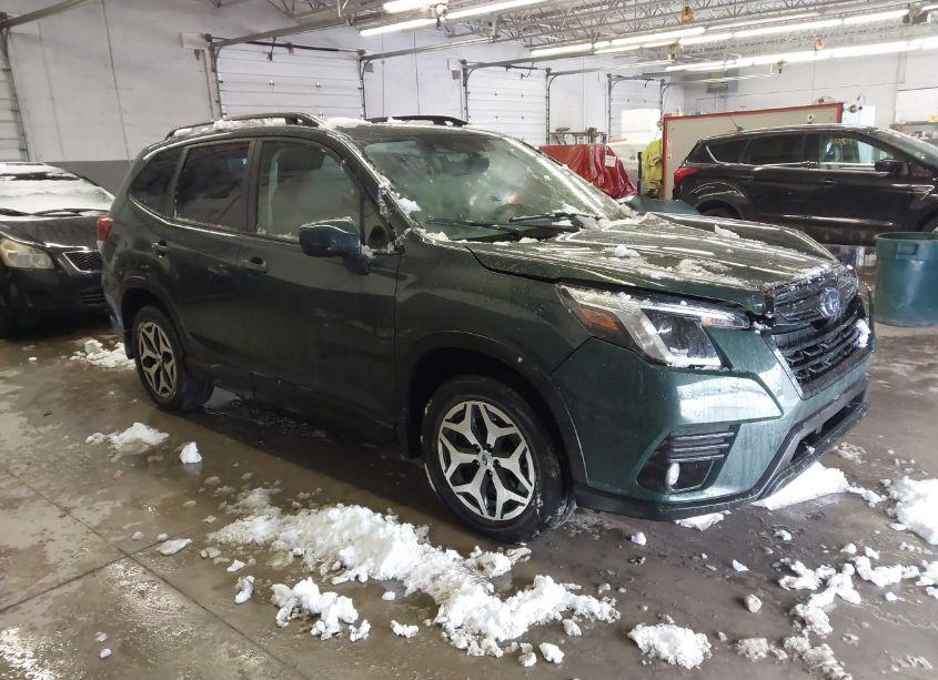 2024 Subaru Forester PREMIUM (VIN JF2SKADC1RH413851) main photo