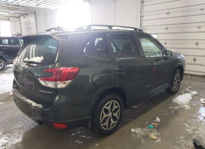 Photo 4 of 2024 Subaru Forester PREMIUM (VIN JF2SKADC1RH413851)