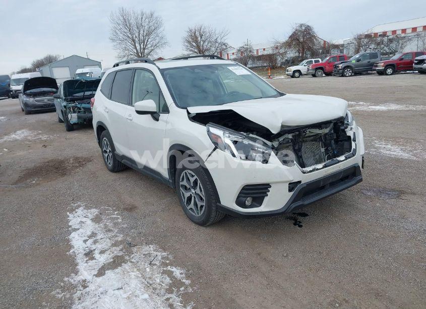 2024 Subaru Forester PREMIUM (VIN JF2SKADC1RH428768) main photo
