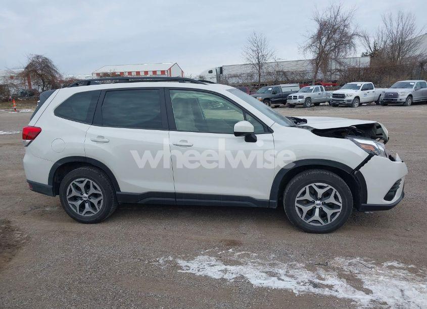 Photo 13 of 2024 Subaru Forester PREMIUM (VIN JF2SKADC1RH428768)