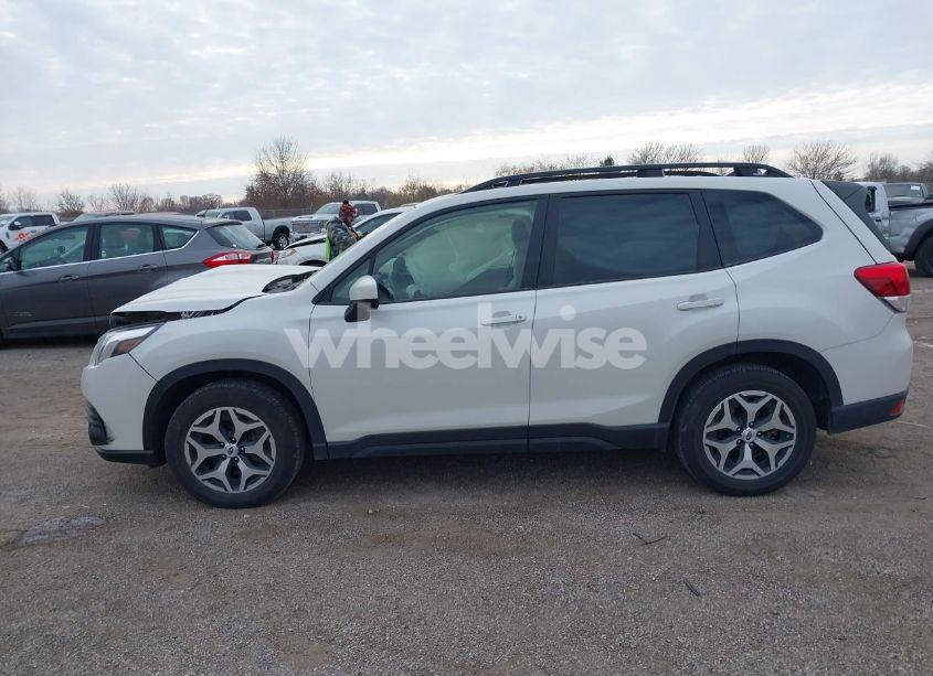 Photo 14 of 2024 Subaru Forester PREMIUM (VIN JF2SKADC1RH428768)