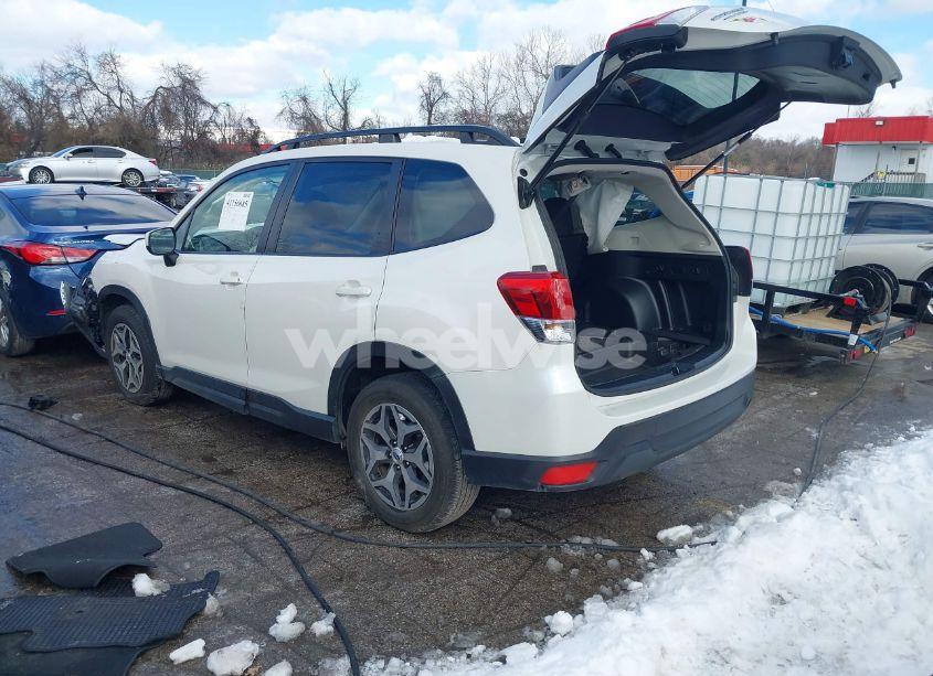 Photo 3 of 2022 Subaru Forester PREMIUM (VIN JF2SKADC3NH442469)