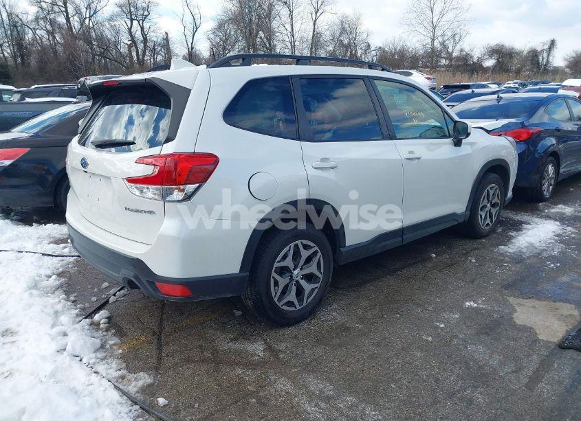 Photo 4 of 2022 Subaru Forester PREMIUM (VIN JF2SKADC3NH442469)