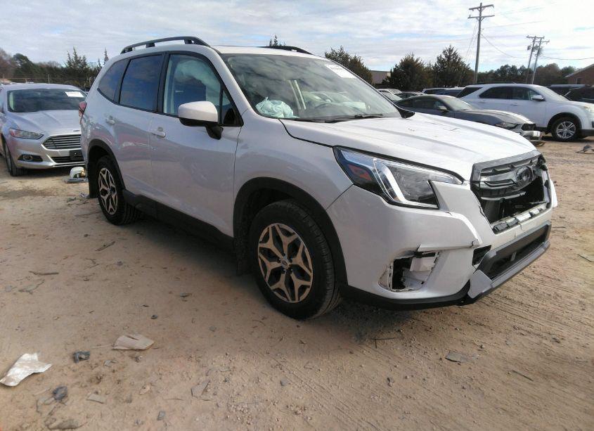 2022 Subaru Forester PREMIUM (VIN JF2SKADC3NH483605) main photo