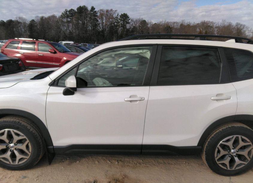 Photo 14 of 2022 Subaru Forester PREMIUM (VIN JF2SKADC3NH483605)