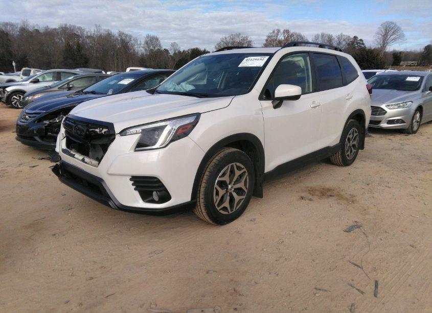 Photo 2 of 2022 Subaru Forester PREMIUM (VIN JF2SKADC3NH483605)