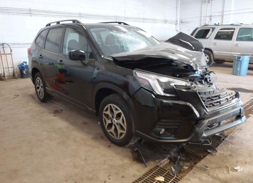 2024 Subaru Forester PREMIUM (VIN JF2SKADC3RH449623) main photo