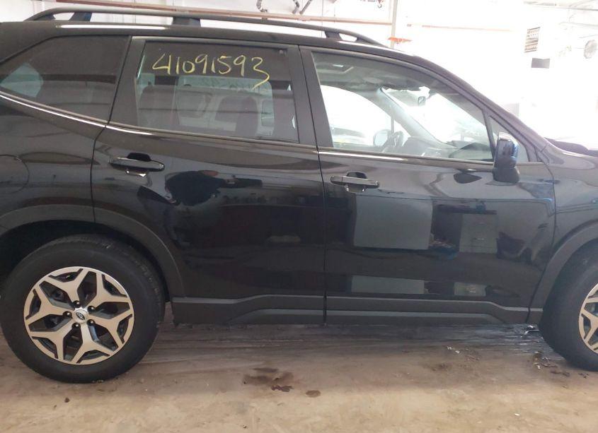 Photo 13 of 2024 Subaru Forester PREMIUM (VIN JF2SKADC3RH449623)